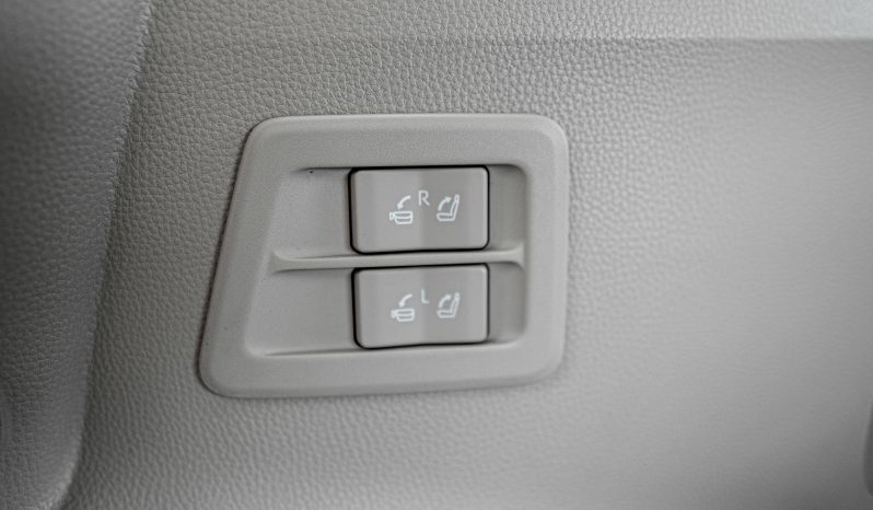 
2026 Toyota Land Cruiser VXR 3.5L AT Hybrid (Black) full									