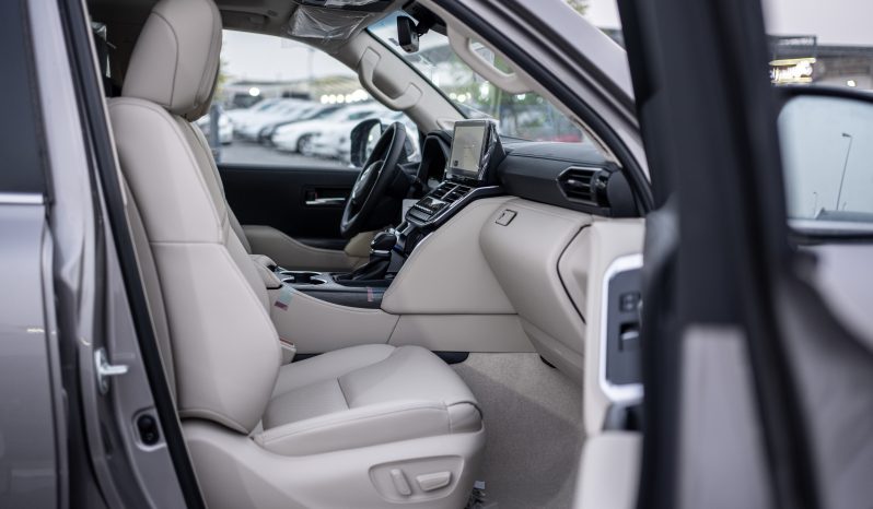 
2026 Toyota Land Cruiser 300 VXR 3.5L AT Hybrid (Bronze) full									