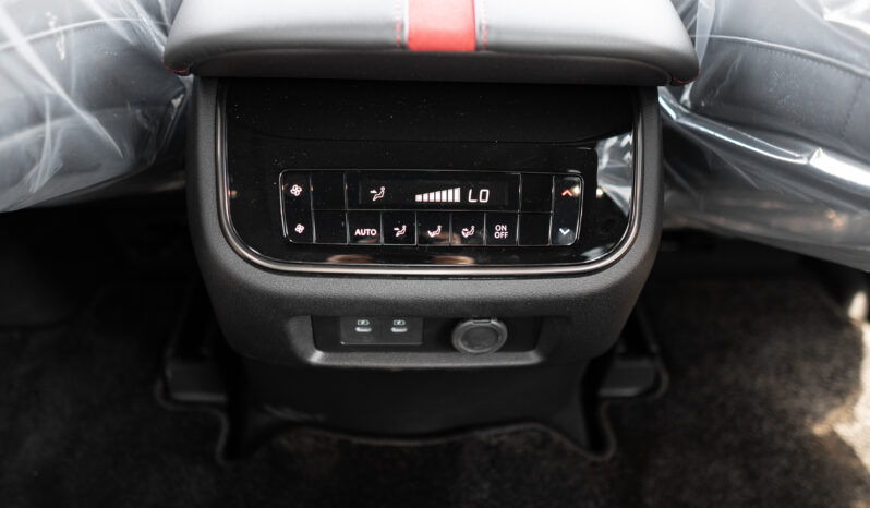 
								2026 Nissan Patrol Nismo 3.5L Twin-Turbo AT Petrol (White) full									
