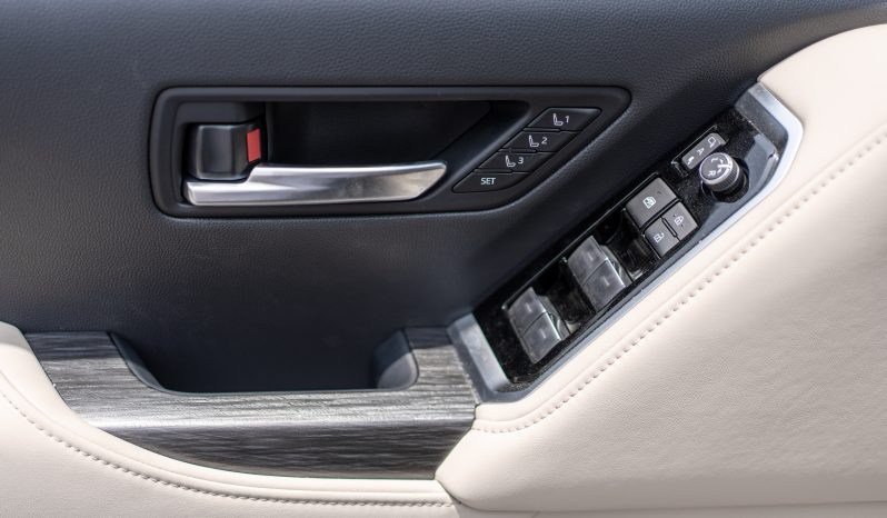 
2026 Toyota Land Cruiser VXR 3.5L AT Hybrid (Black) full									