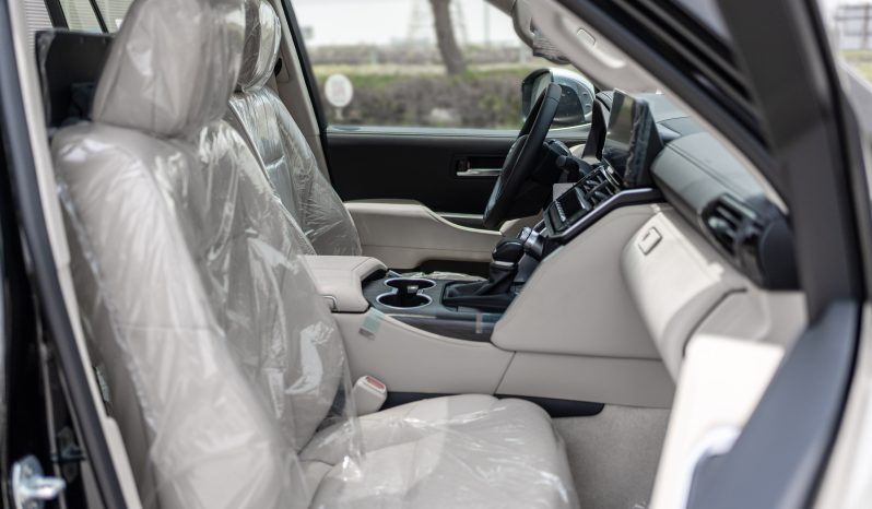 
2026 Toyota Land Cruiser VXR 3.5L AT Hybrid (Black) full									