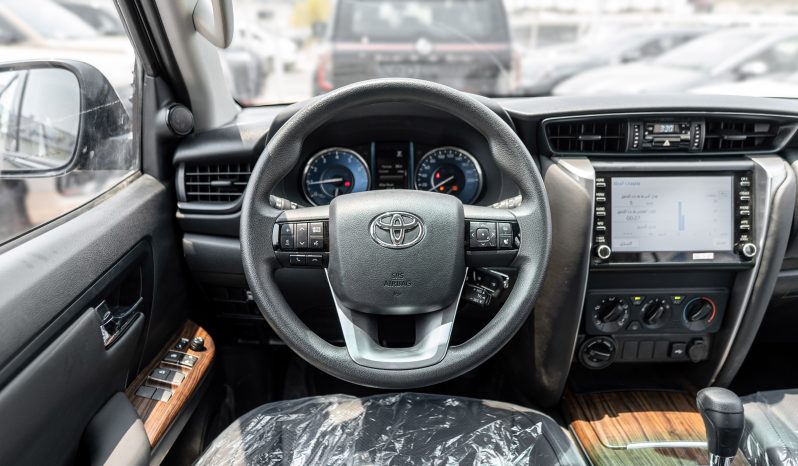 
								2026 Toyota Fortuner 2.7L AT Petrol (Black) full									