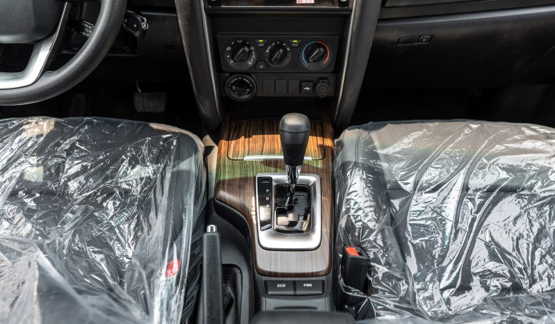 
								2026 Toyota Fortuner 2.7L AT Petrol (Black) full									
