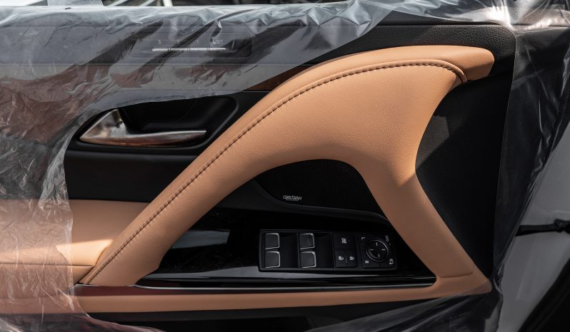 
								2026 Lexus LX600 Signature 3.5L Petrol AT (Wooden Accent) full									
