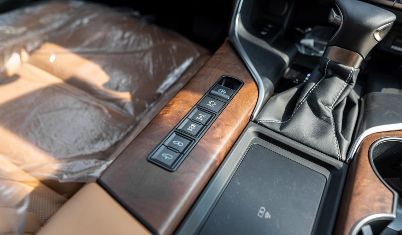 
								2026 Lexus LX600 Signature 3.5L Petrol AT (Wooden Accent) full									