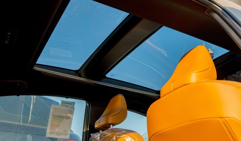 
2025 Toyota Camry Lumiere 2.5L HEV Full option (White) full									