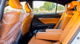 
2025 Toyota Camry Lumiere 2.5L HEV Full option (White) full									