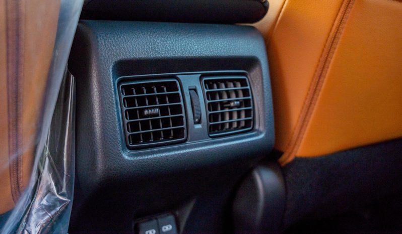 
2025 Toyota Camry Lumiere 2.5L HEV Full option (White) full									