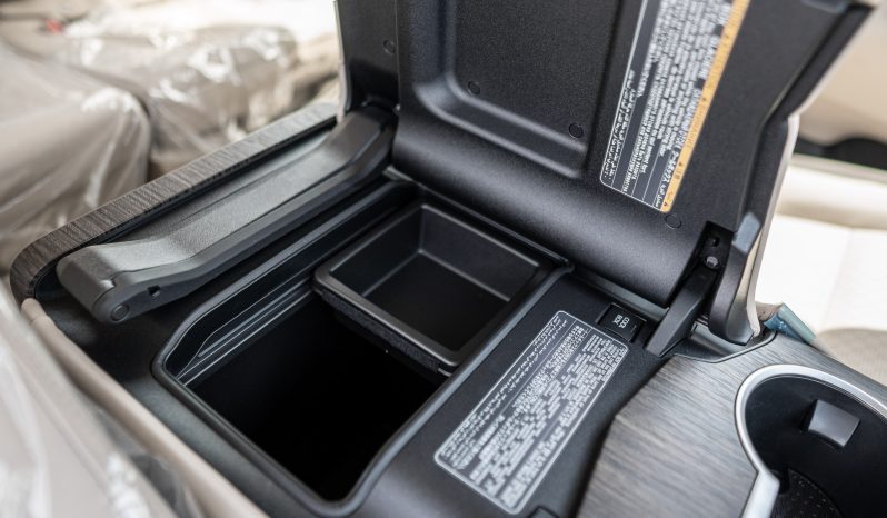 
2026 Toyota Land Cruiser VX 4.0L AT Petrol (Black-Beige) full									