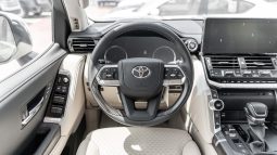 
2026 Toyota Land Cruiser VX 4.0L AT Petrol (Black-Beige) full									