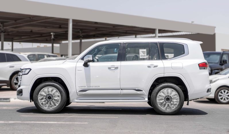 
								2026 Toyota Land Cruiser 300 VXR 3.5L AT Hybrid (White-Red) full									