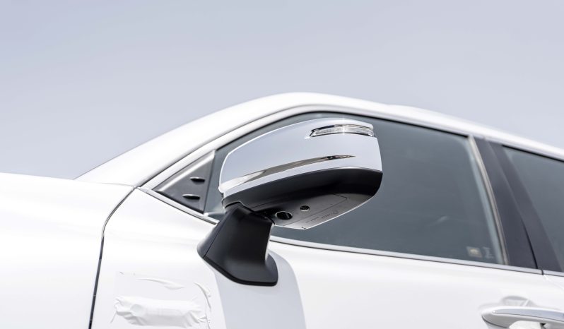 
2025 Toyota Land Cruiser VXR 3.5L AT Hybrid full									