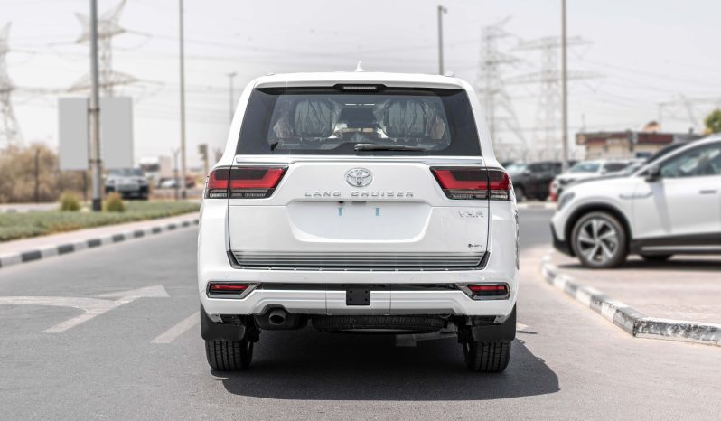 
								2026 Toyota Land Cruiser 300 VXR 3.5L AT Hybrid (White-Red) full									