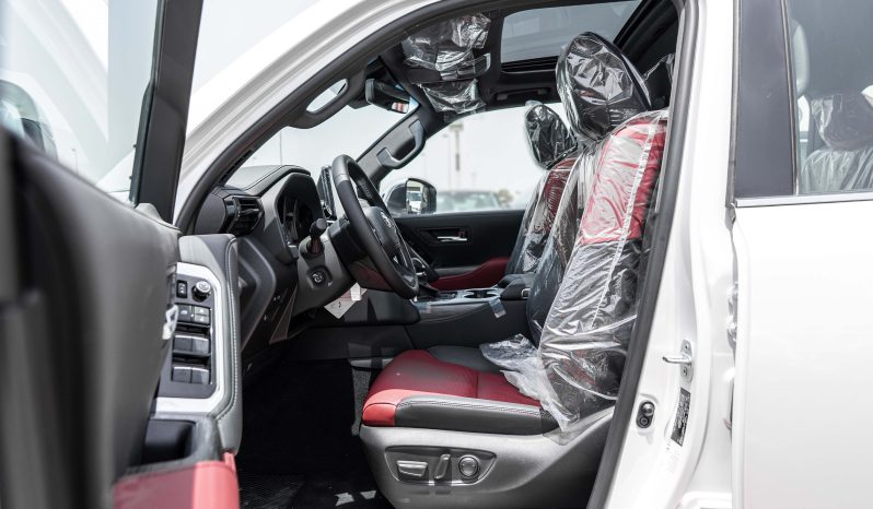 
								2026 Toyota Land Cruiser 300 VXR 3.5L AT Hybrid (White-Red) full									