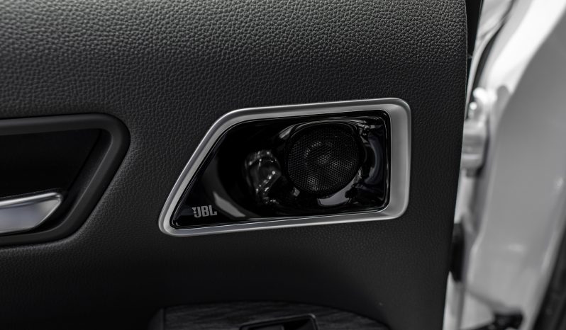 
2025 Toyota Land Cruiser VXR 3.5L AT Hybrid full									