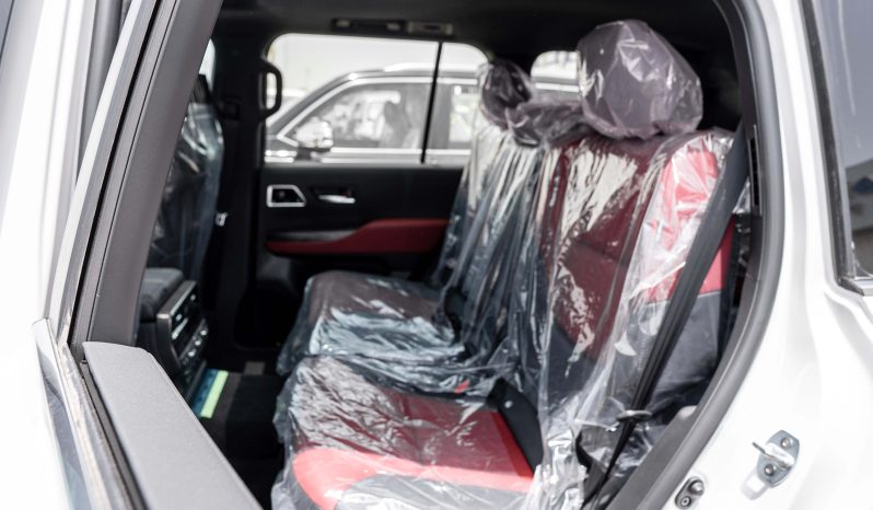 
2025 Toyota Land Cruiser VXR 3.5L AT Hybrid full									