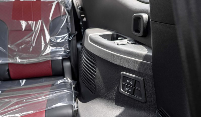 
2025 Toyota Land Cruiser VXR 3.5L AT Hybrid full									