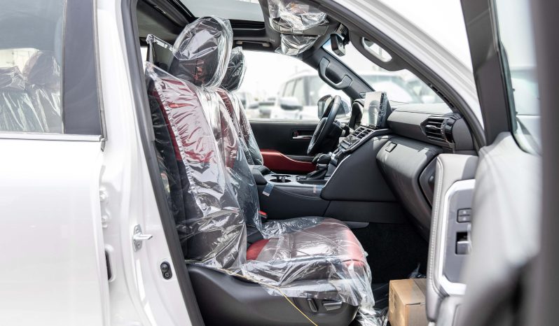 
								2026 Toyota Land Cruiser 300 VXR 3.5L AT Hybrid (White-Red) full									