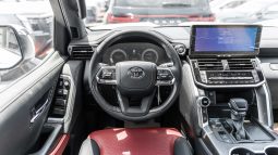 
										2026 Toyota Land Cruiser 300 VXR 3.5L AT Hybrid (White-Red) full									