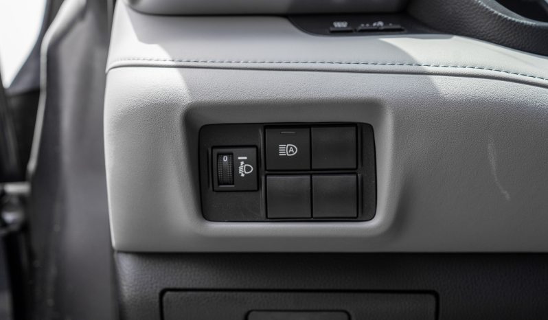 
								2026 Toyota Highlander LE 2.5L AT Hybrid (Silver-Gray) full									