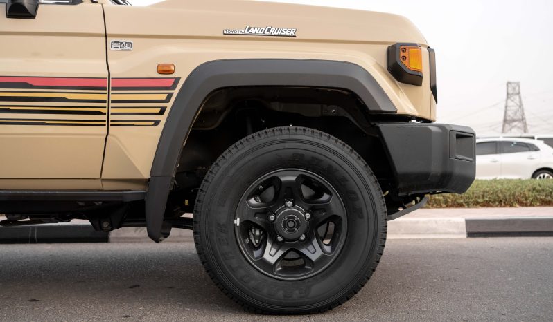 
2025 Toyota Land Cruiser LC79 4.0 SC AT Petrol Full Option full									