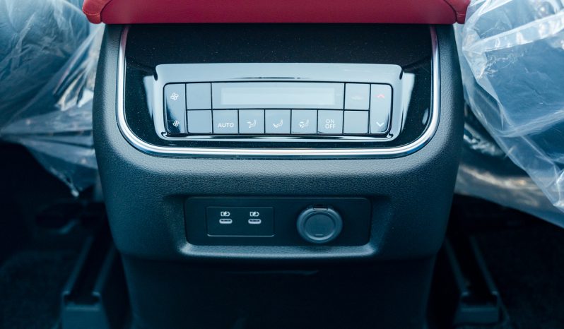 
2026 Nissan Patrol LE Platinum 3.5L AT Petrol (White-Red) full									