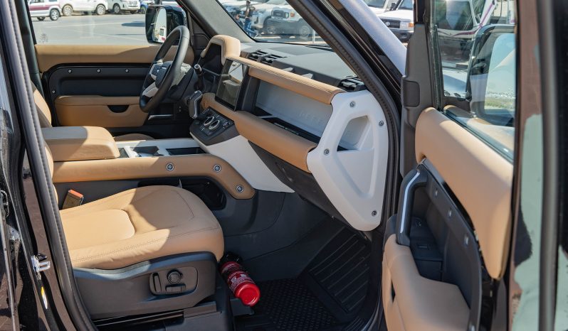 
								2025 Land Rover Defender P-300 XDynamics full									