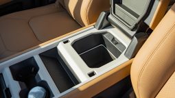 
										2025 Land Rover Defender P-300 XDynamics full									