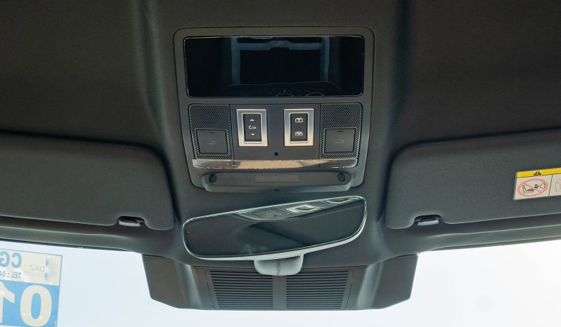 
								2025 Land Rover Defender P-300 XDynamics full									