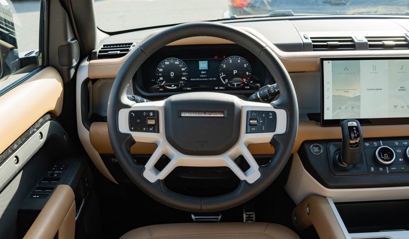 
								2025 Land Rover Defender P-300 XDynamics full									