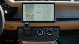 
										2025 Land Rover Defender P-300 XDynamics full									