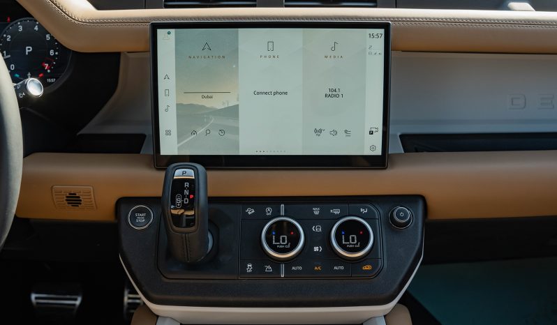 
								2025 Land Rover Defender P-300 XDynamics full									