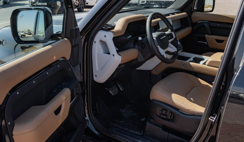 
								2025 Land Rover Defender P-300 XDynamics full									