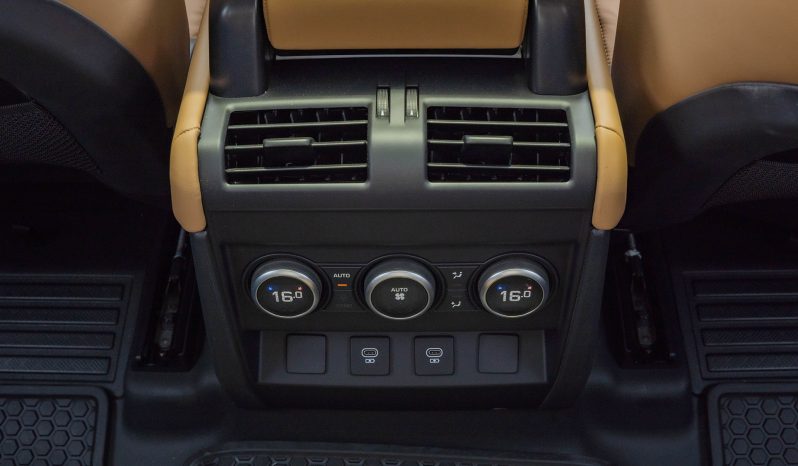 
								2025 Land Rover Defender P-300 XDynamics (Gray) full									
