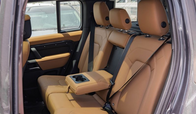 
								2025 Land Rover Defender P-300 XDynamics (Gray) full									