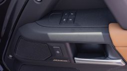 
										2025 Land Rover Defender P-300 XDynamics (Gray) full									
