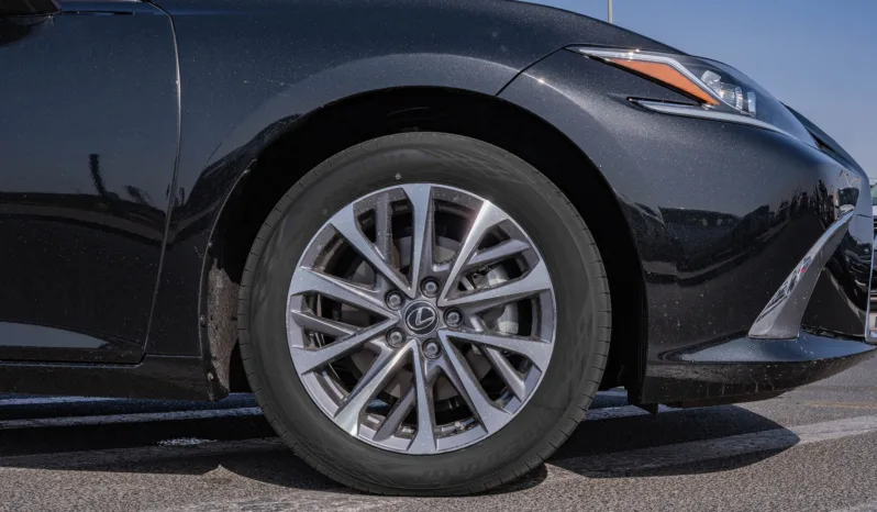 
2025 Lexus ES300h 2.5L AT Hybrid (Black) full									