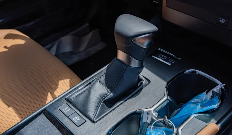 
								2025 Lexus ES300h 2.5L AT Hybrid (White) full									