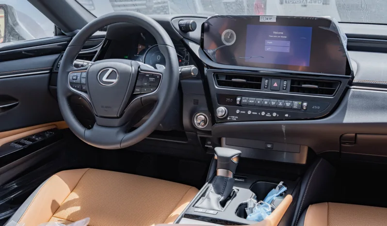 
								2025 Lexus ES300h 2.5L AT Hybrid (White) full									