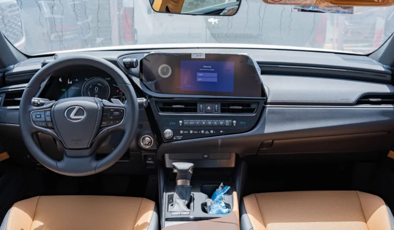 
								2025 Lexus ES300h 2.5L AT Hybrid (White) full									