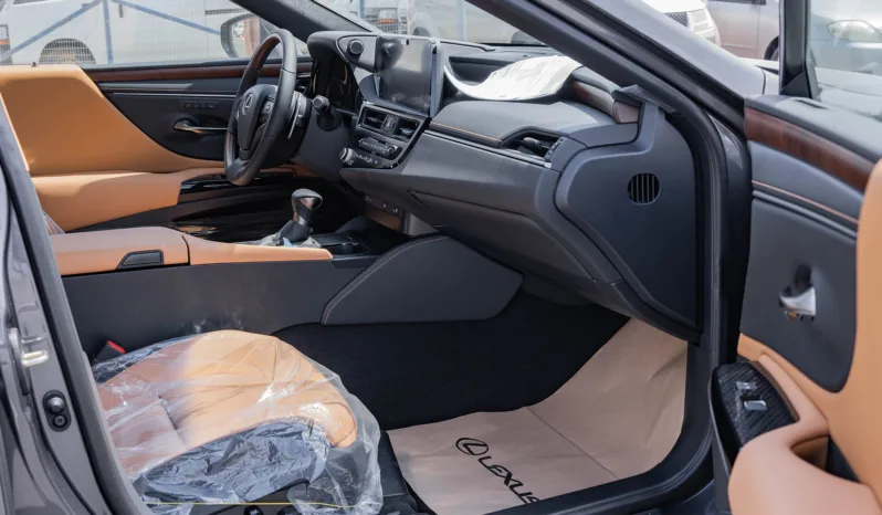 
2025 Lexus ES350 3.5L AT Petrol full									