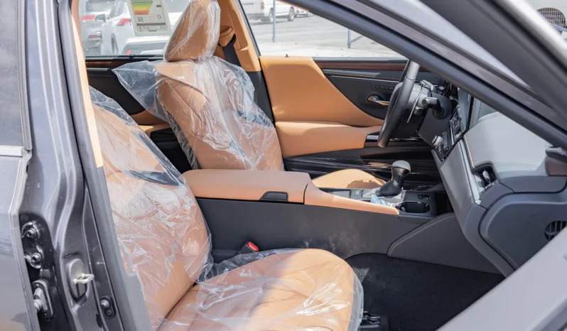 
2025 Lexus ES350 3.5L AT Petrol full									