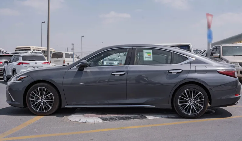 
2025 Lexus ES350 3.5L AT Petrol full									