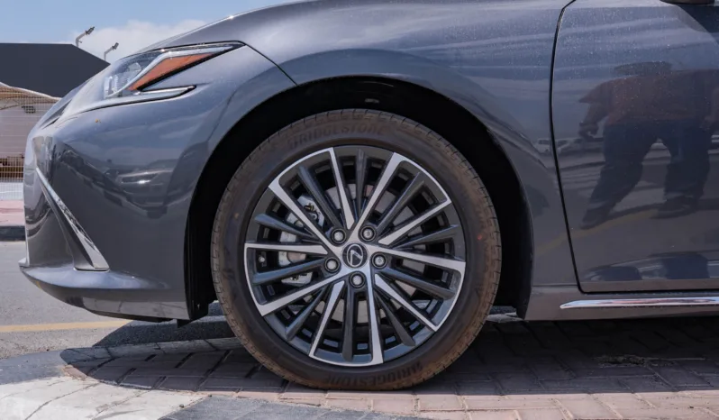 
2025 Lexus ES350 3.5L AT Petrol full									