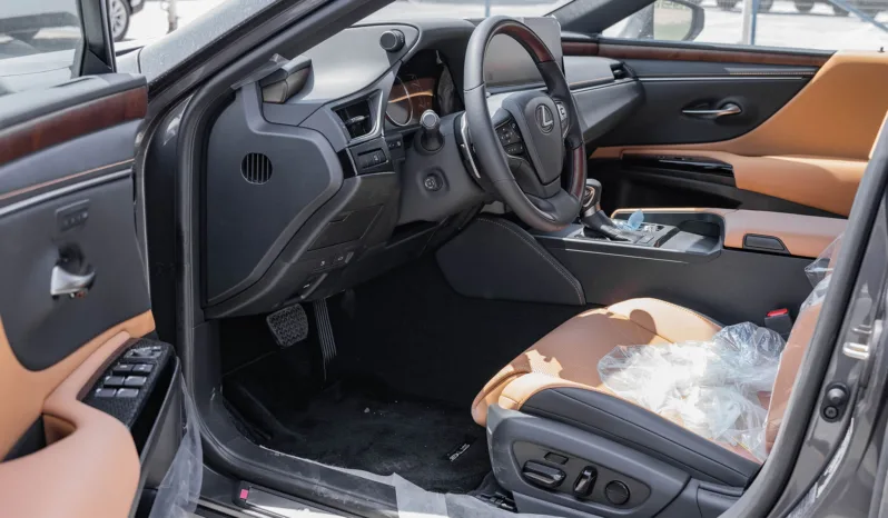 
2025 Lexus ES350 3.5L AT Petrol full									