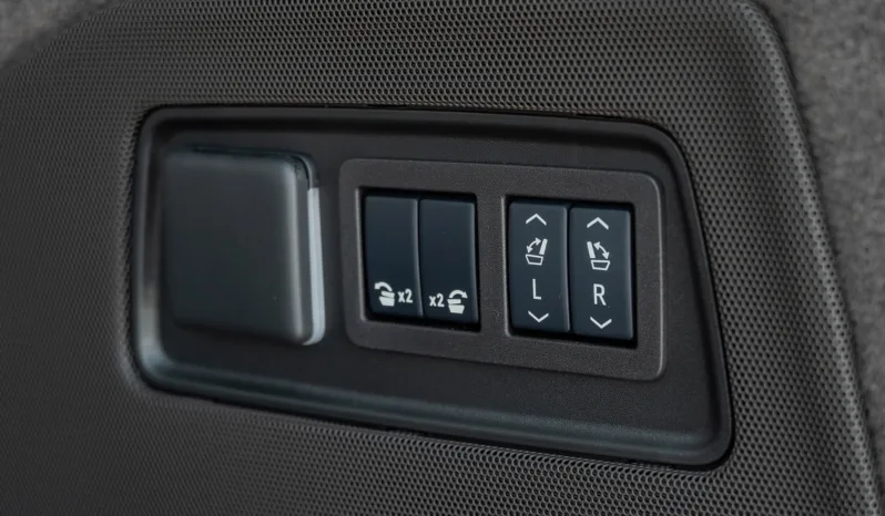 
2026 Cadillac Escalade Premium Luxury 6.2L V8 AT Petrol full									