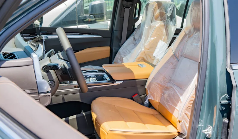 
2026 Cadillac Escalade Premium Luxury 6.2L V8 AT Petrol full									