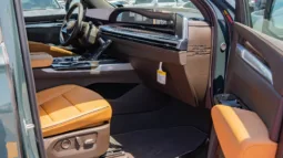 
2026 Cadillac Escalade Premium Luxury 6.2L V8 AT Petrol full									