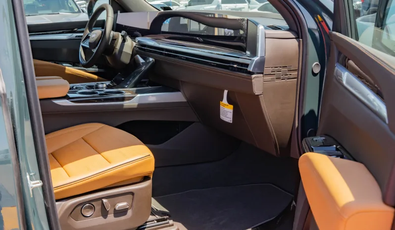 
2026 Cadillac Escalade Premium Luxury 6.2L V8 AT Petrol full									