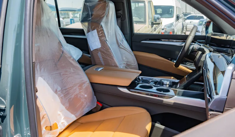 
2026 Cadillac Escalade Premium Luxury 6.2L V8 AT Petrol full									